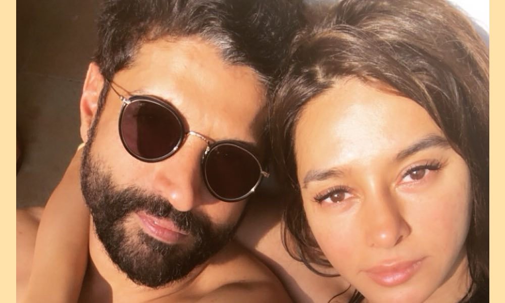 Girlfriend Shibani Dandekar wishes Farhan Akhtar on his birthday with this  hot post; check out the pic - CineBlitz