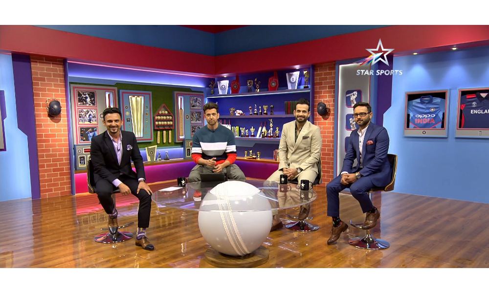 Irfan Pathan, Hrithik Roshan, Jatin Sapru and Parthiv Patel on Philips Hue Cricket Live on Star Sports Network (1)