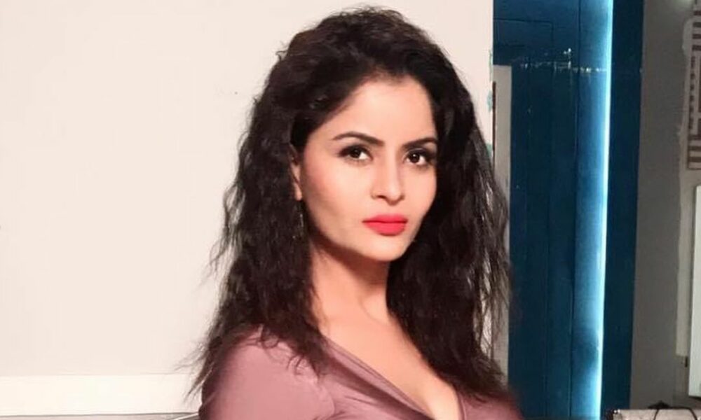 If Sunny Leone is walking scot-free that is only because she had worked  abroad and not here in Indiaâ€: Gehana Vasisth - CineBlitz