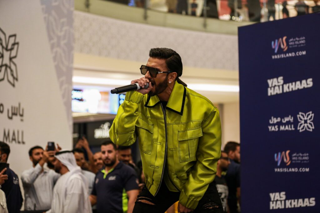 RS-rapping-to-Gully-Boy-at-Yas-Mall