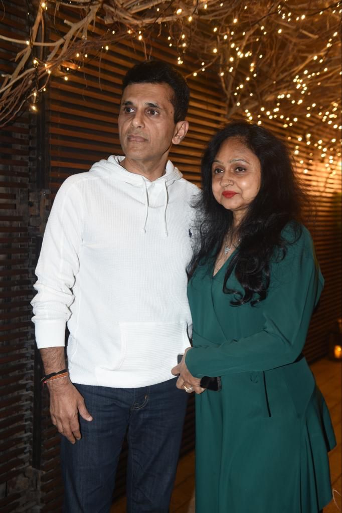 producer-anand-pandit-with-wife
