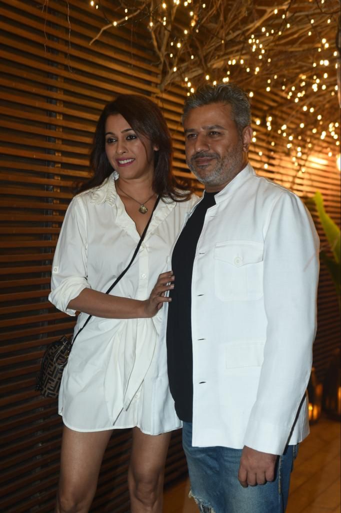 producer-jay-shewakramani-with-wife