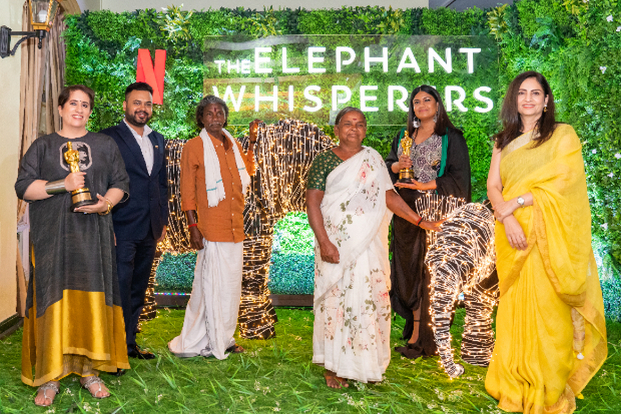 The-Elephant-Whisperers-Guneet-Monga-and-Kartiki-Gonsalves-Bomman-and-Bellie-Monika-Shergill
