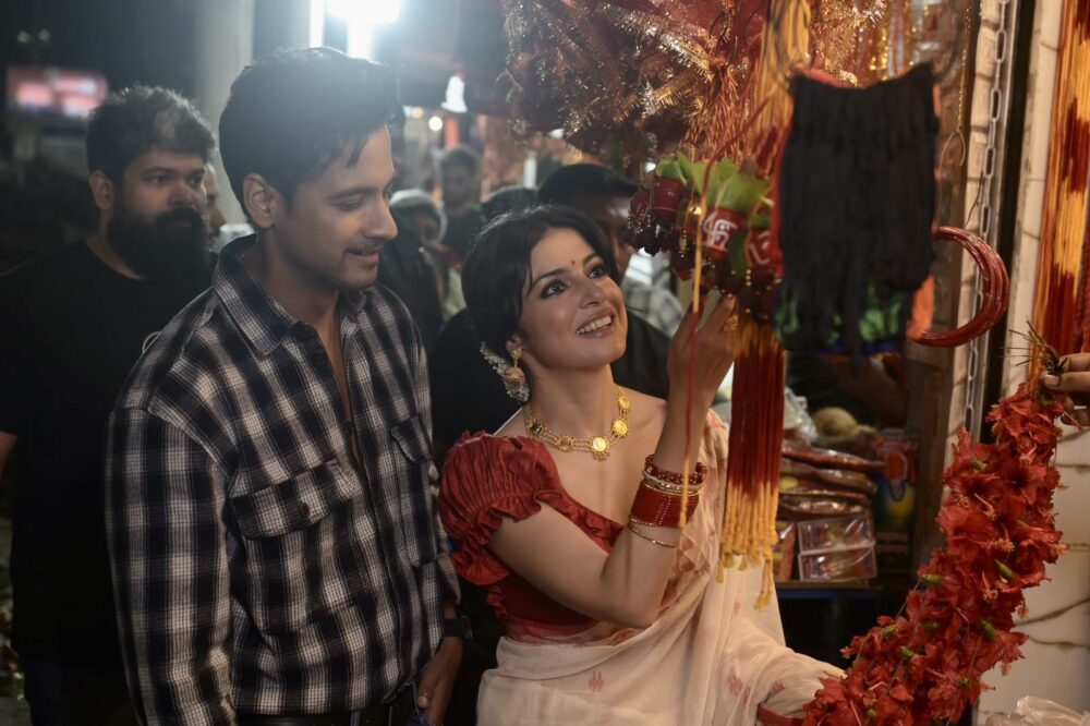 Divya-Khosla-Kumar-and-Yash-Daasuptaa-during-the-promotion-of-upcoming-Bollywood-Movie-Yaariyan-2-held-at-Kolkata_1.jpg