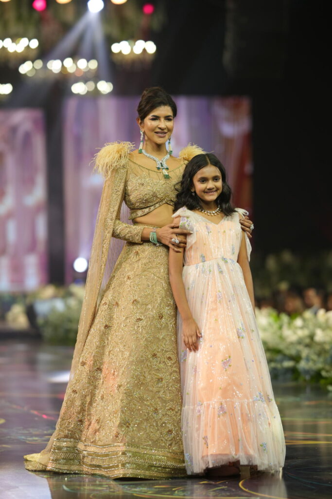 Lakshmi-Manchu-with-her-daughter-at-Teach-for-Change-Annual-Fundraiser-Fashion-Show.jpg
