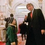 Donald Trump giving directions to Kevin McCallister in Home Alone 2 hotel lobby